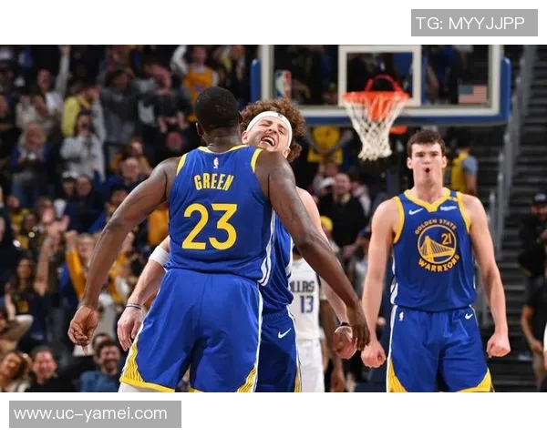 库里冷静应对开局低迷巴特勒带领球队奋力追分展现斗志